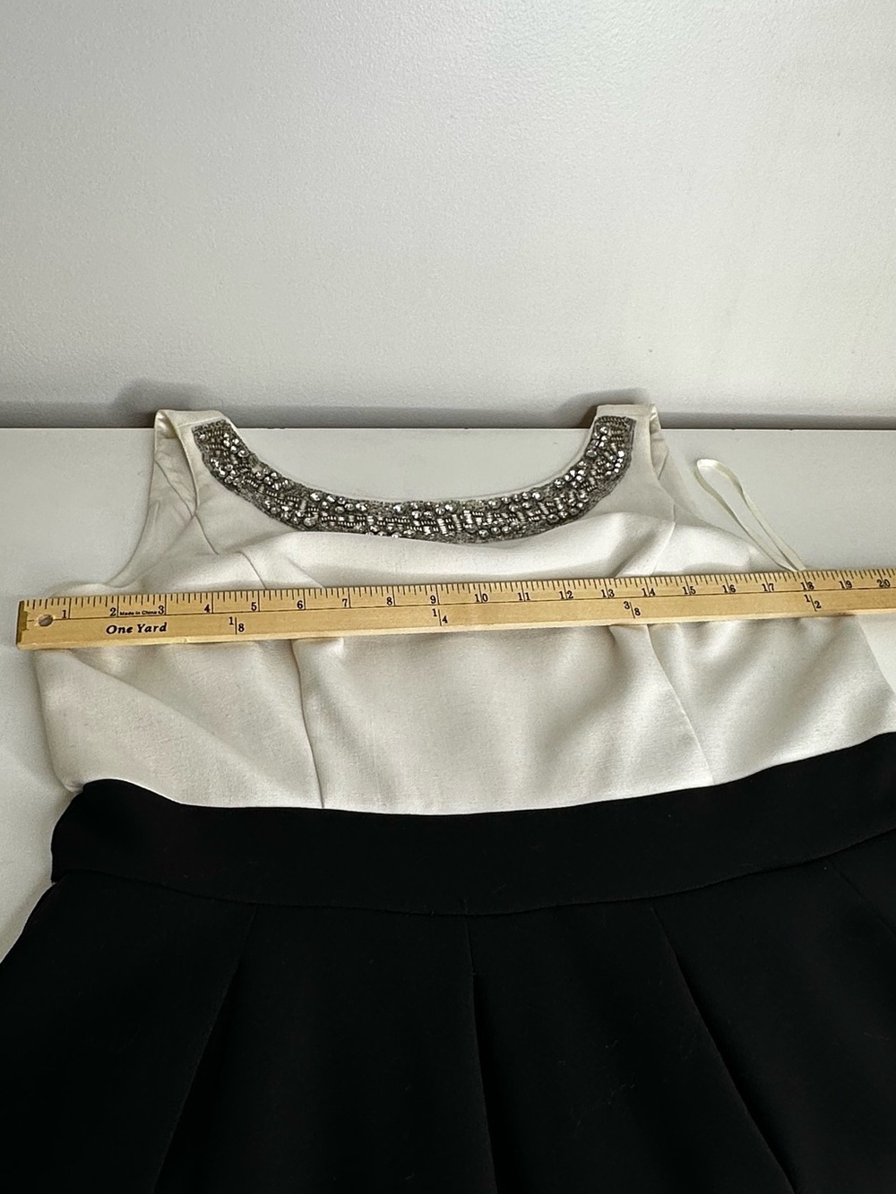 White House Black Market Sleeveless Black & Off-White Beaded Neckline Dress 12 - Picture 15 of 16